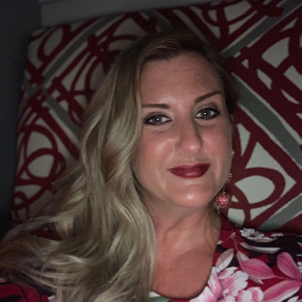 Meet your Posher, Laurie